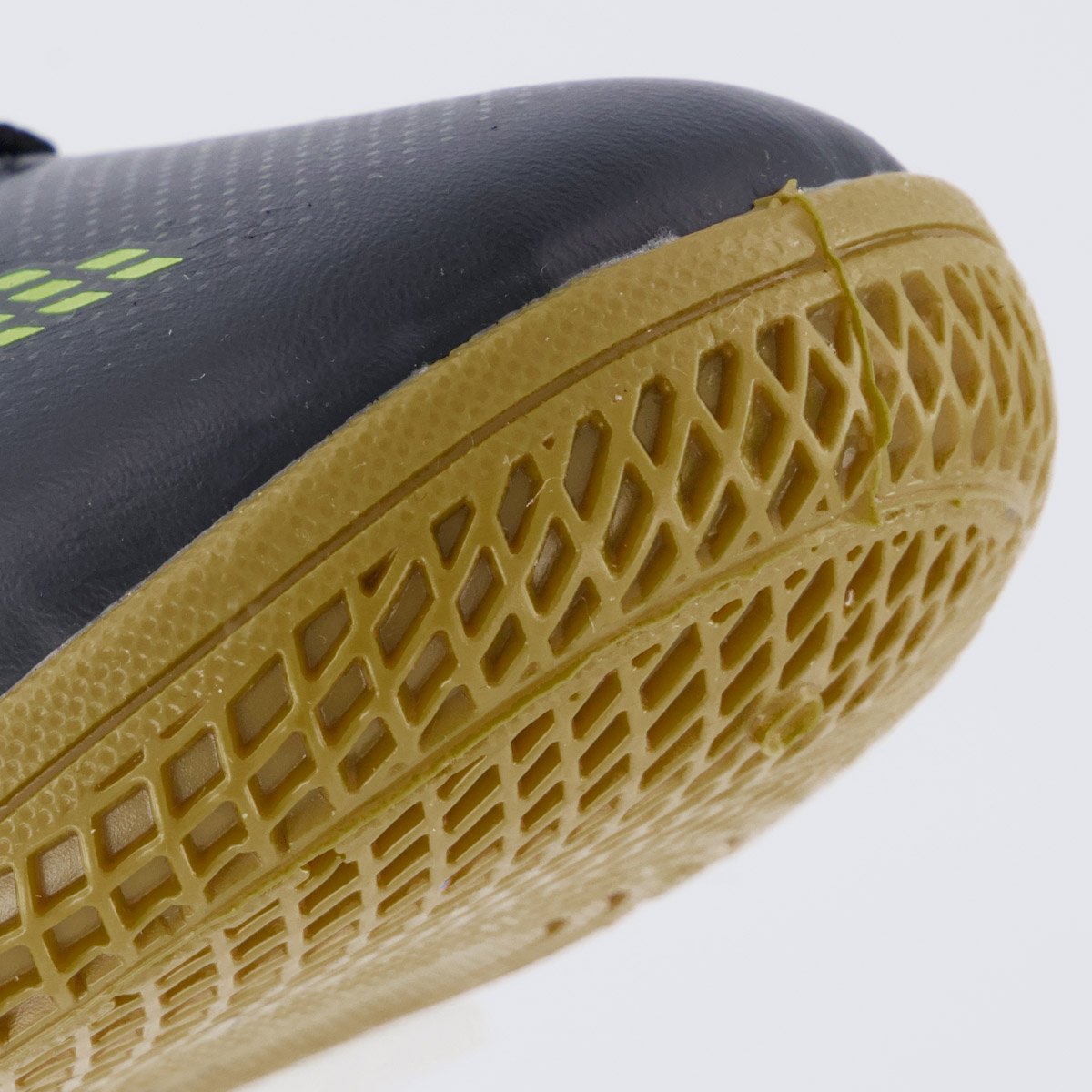 Chuteira Umbro Fast II Futsal Juvenil Preta e Verde Preto/Verde 8