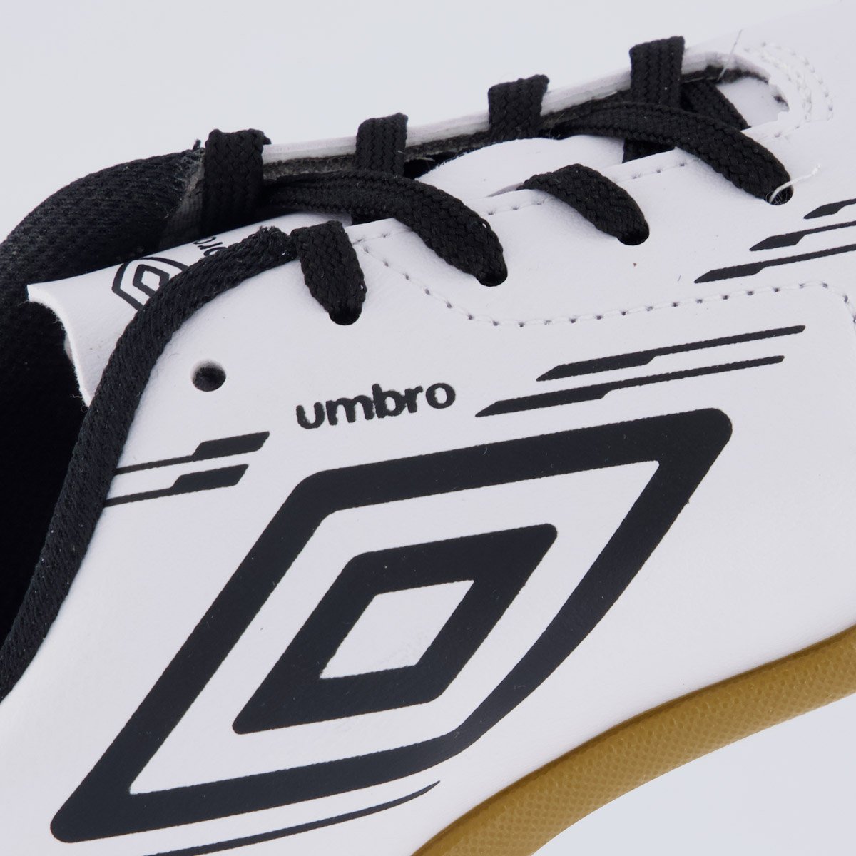 Chuteira Umbro Brave Futsal Juvenil Branca Branco/Preto 7