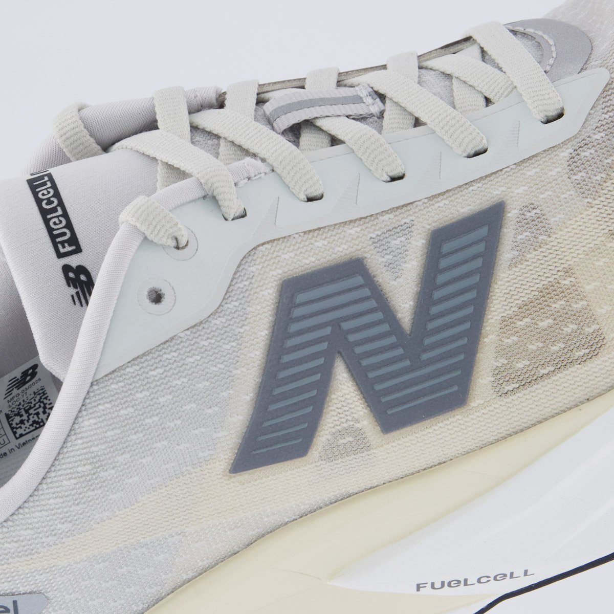 Tênis New Balance Fuelcell Rebel V5 Cinza Cinza/Bege 7