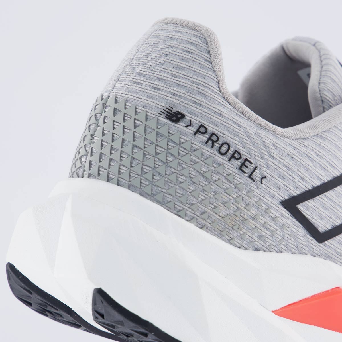Tênis New Balance Fuelcell Propel V5 Cinza e Branco Cinza 6