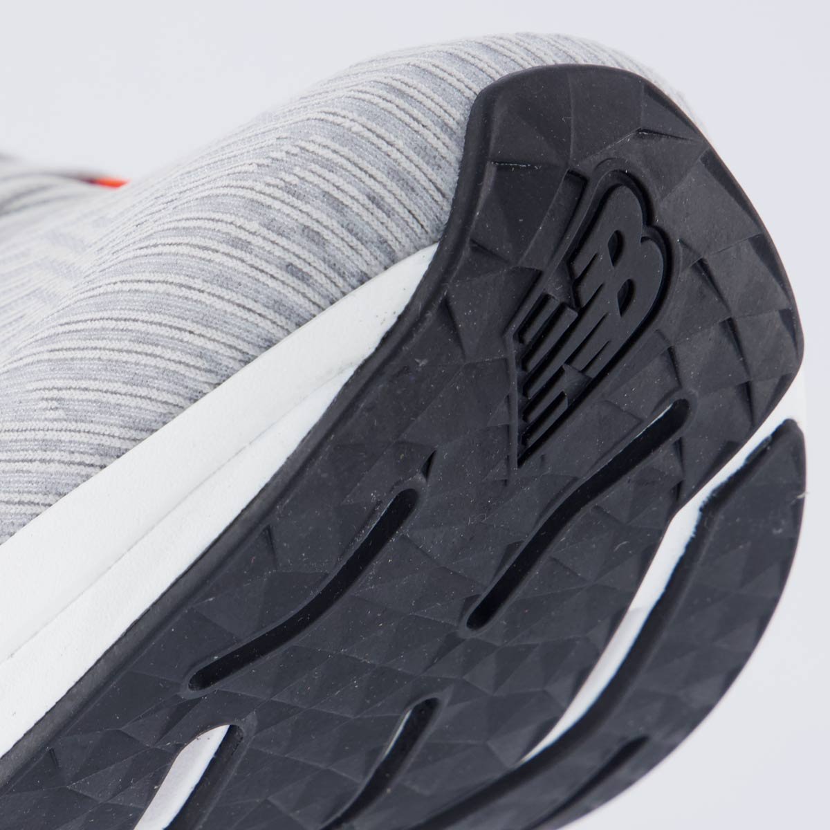 Tênis New Balance Fuelcell Propel V5 Cinza e Branco Cinza 8