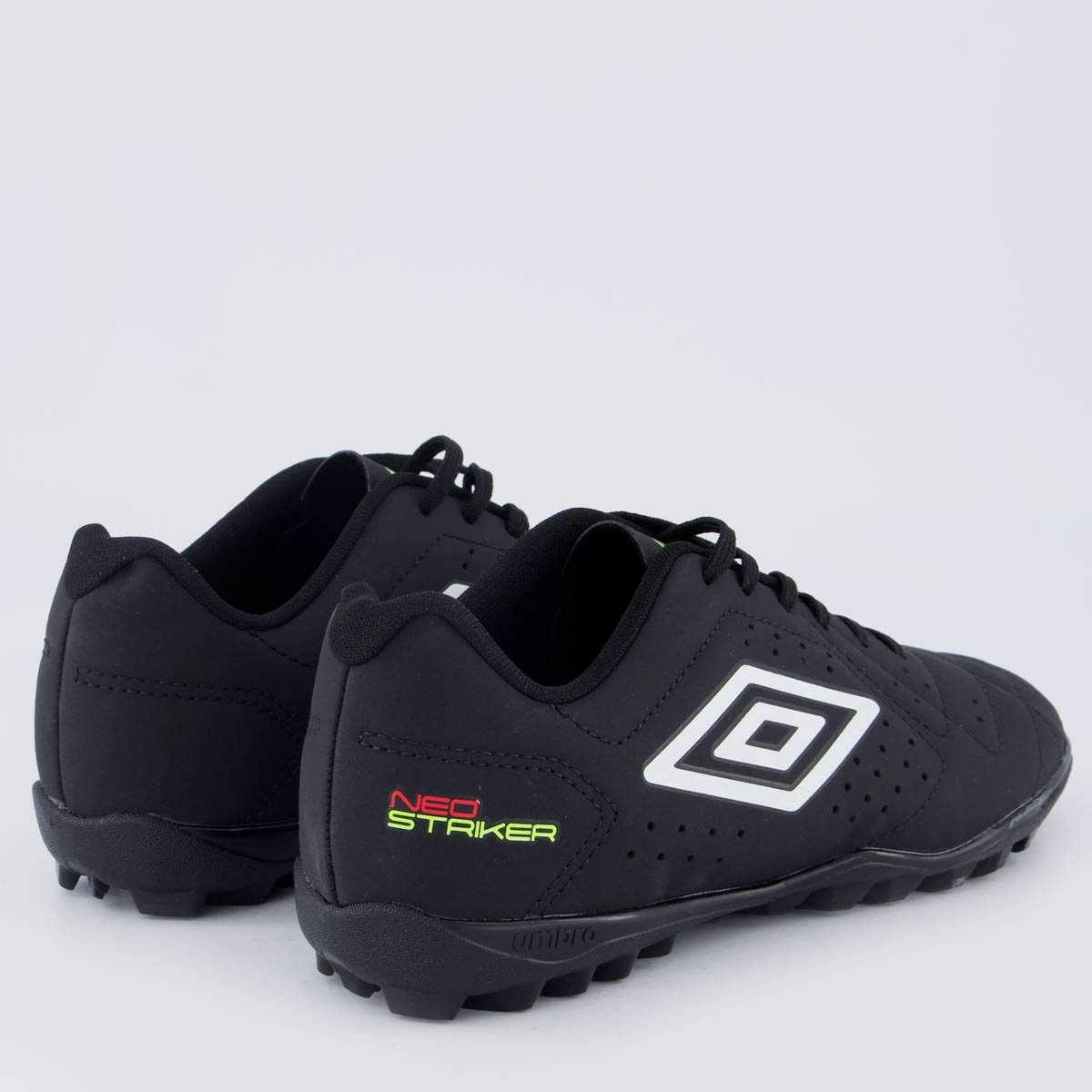 Chuteira Umbro Neo Striker Society I Preta Preto 3
