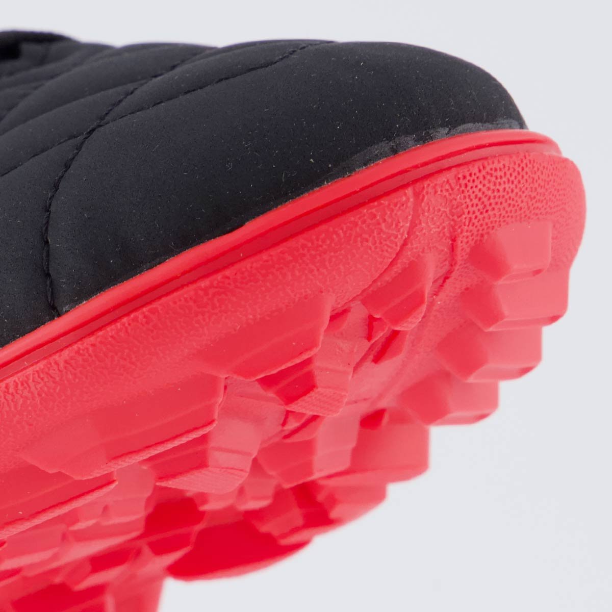 Chuteira Umbro Neo Striker Society I Preta e Vermelha Preto 8