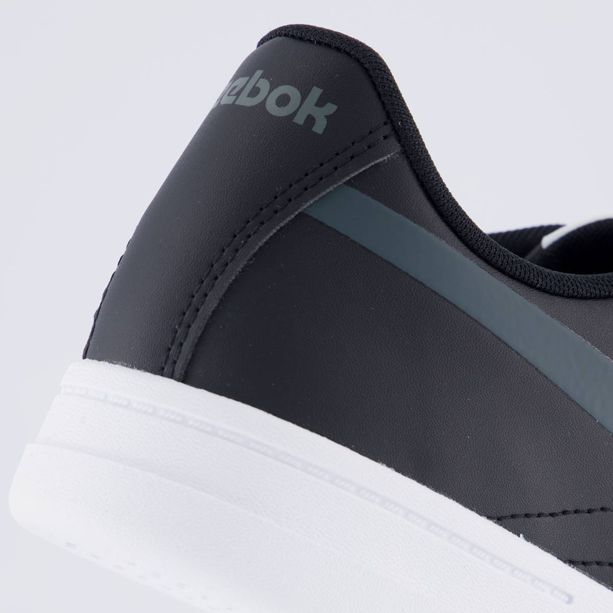 Tênis Reebok Prime Grounds Preto e Branco Preto 6