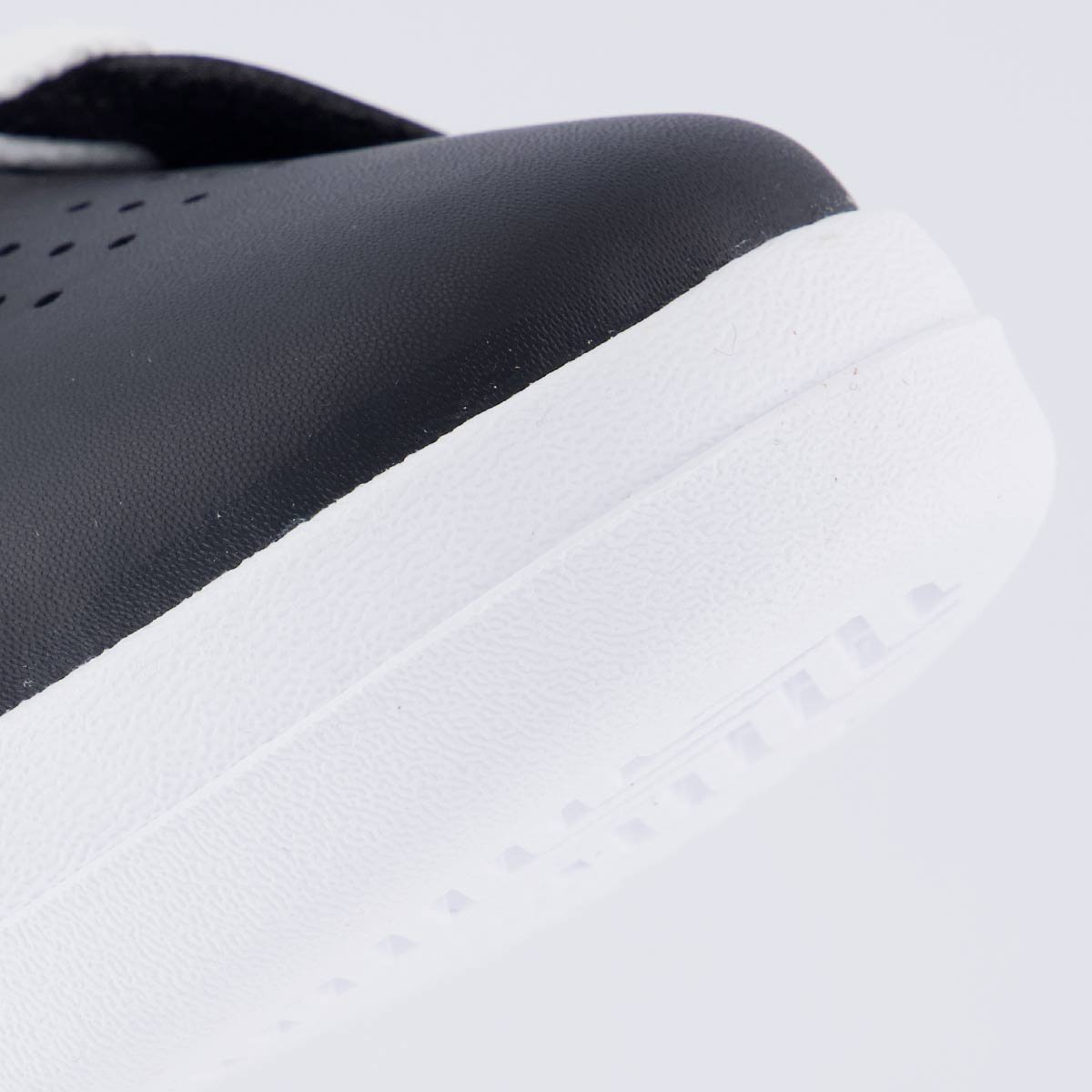 Tênis Reebok Prime Grounds Preto e Branco Preto 8