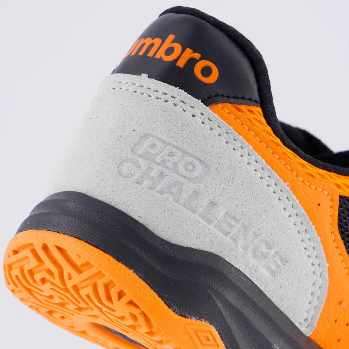 Chuteira Umbro Pro Challenge Uptake Futsal Preta e Laranja Preto/Laranja 6