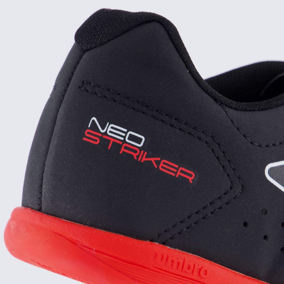 Chuteira Umbro Neo Striker Futsal I Preta e Vermelha Preto 6