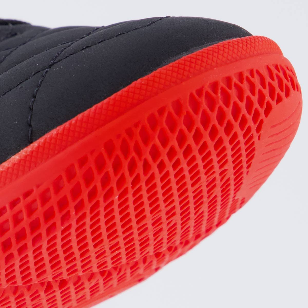 Chuteira Umbro Neo Striker Futsal I Preta e Vermelha Preto 8