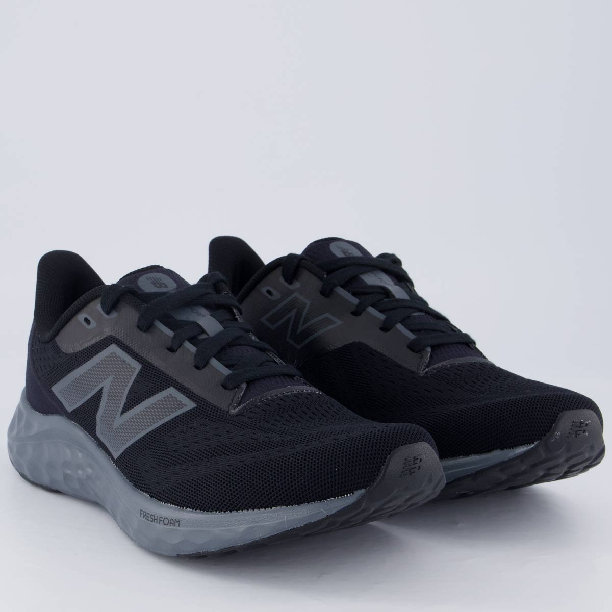 Tênis New Balance Fresh Foam Arishi V4 Preto e Cinza Preto 2