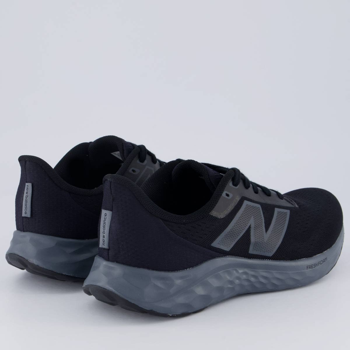 Tênis New Balance Fresh Foam Arishi V4 Preto e Cinza Preto 3