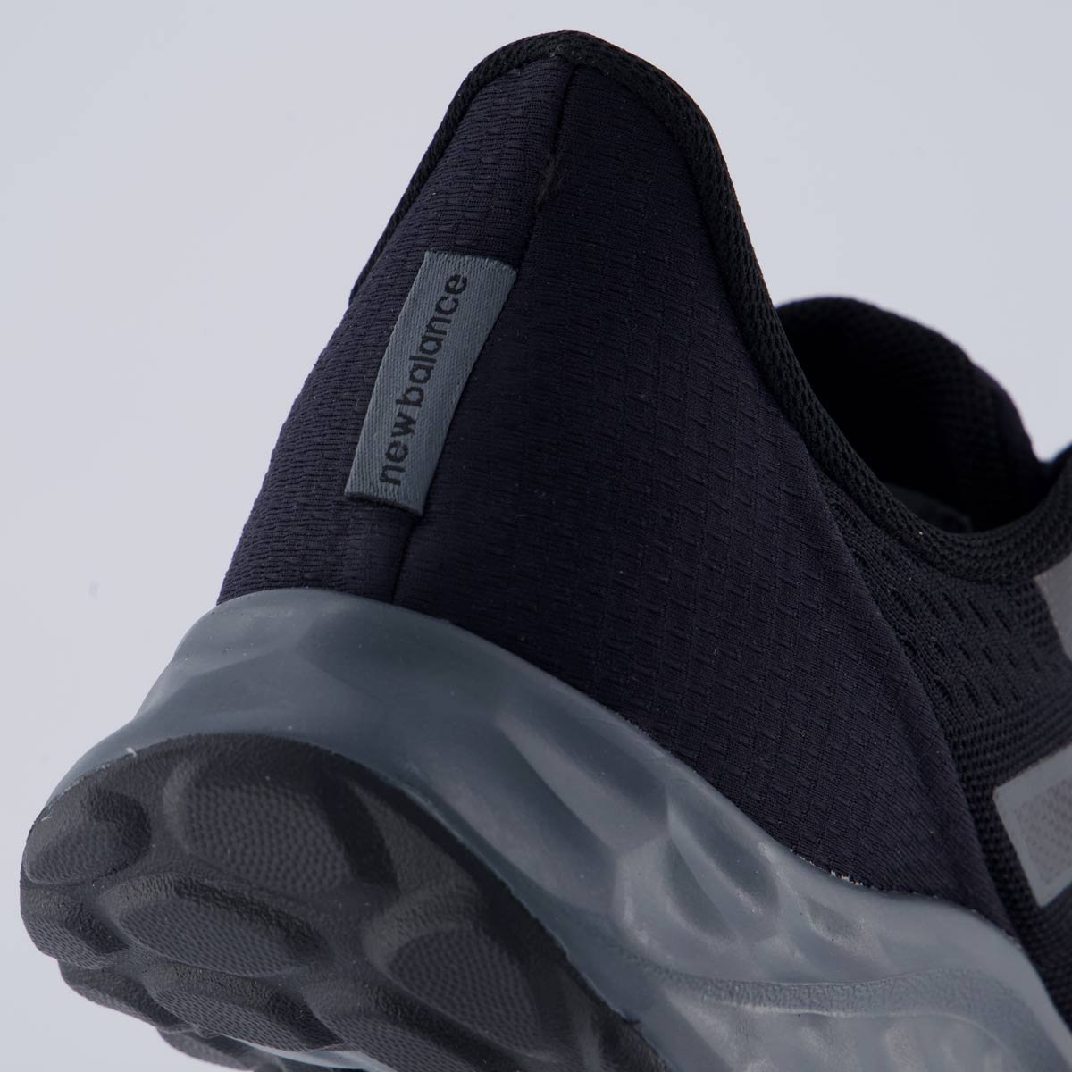 Tênis New Balance Fresh Foam Arishi V4 Preto e Cinza Preto 6