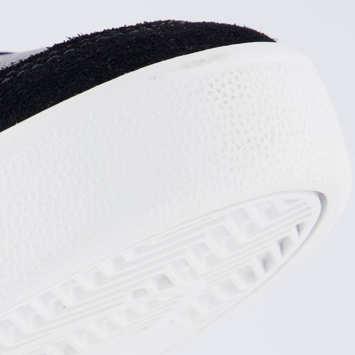 Tênis New Balance CT300 V3 Preto e Branco Cinza 8