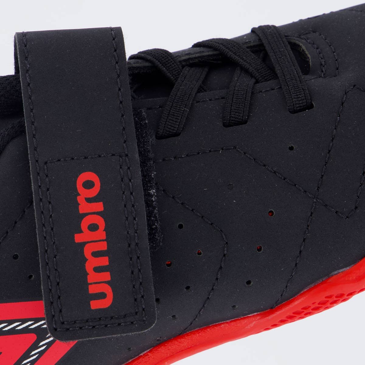 Chuteira Umbro Neo Striker Infantil Preta e Vermelha Preto 7