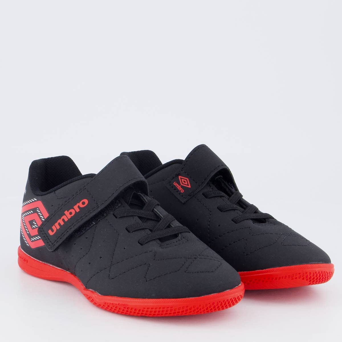 Chuteira Umbro Neo Striker Infantil Preta e Vermelha Preto 2