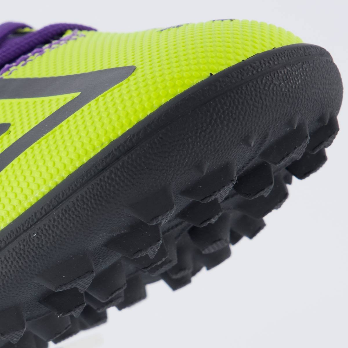 Chuteira Umbro Velocita Décimo Club Society Verde e Roxa Roxo 8