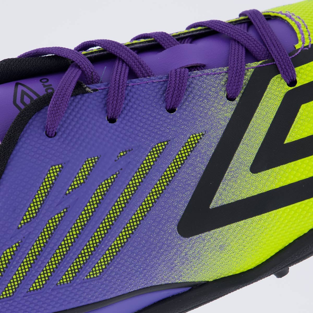 Chuteira Umbro Velocita Décimo Club Society Verde e Roxa Roxo 7