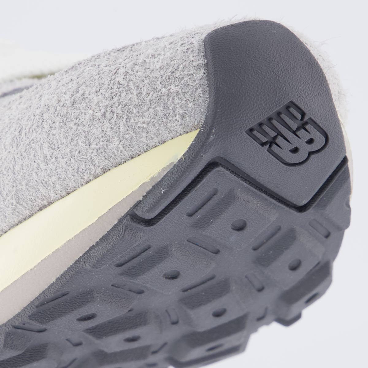 Tênis New Balance 370 V1 Cinza Cinza 8