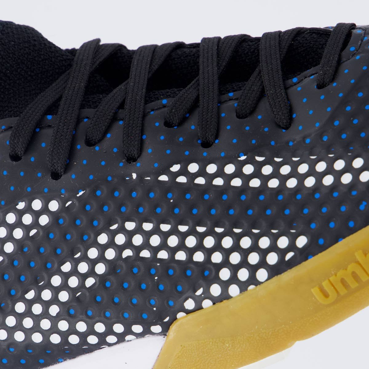 Chuteira Umbro Velocita LX Club Futsal Preta e Branca Azul Marinho 7