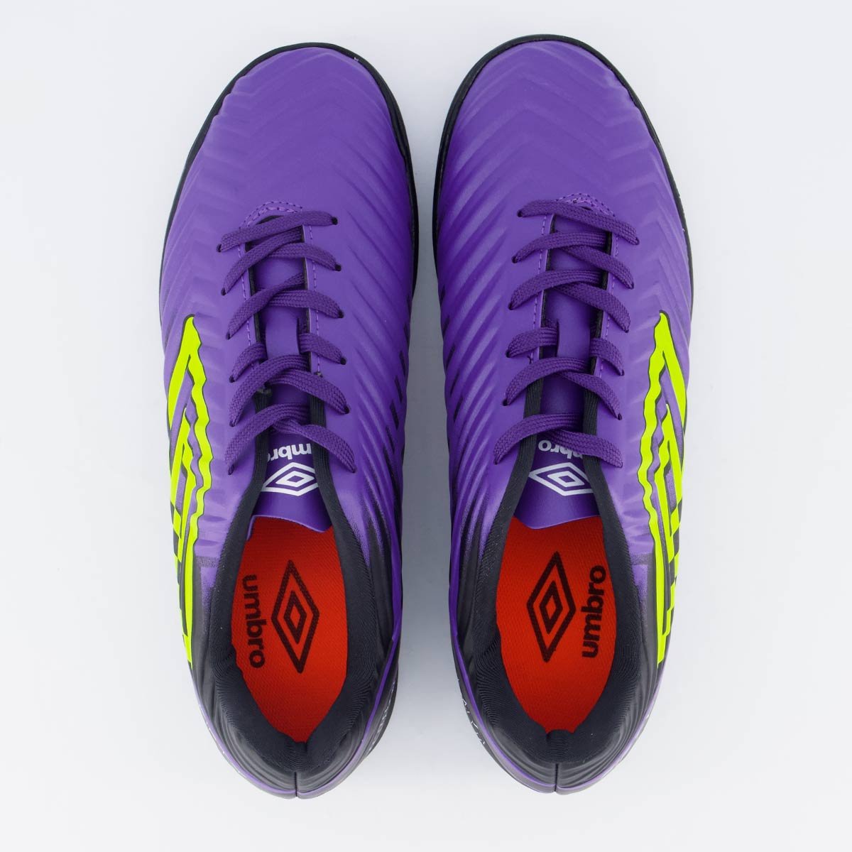 Chuteira Umbro Fifty V Society Roxa e Preta Roxo 4