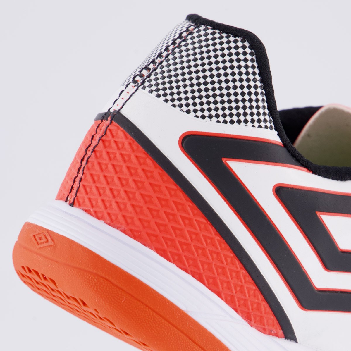 Chuteira Umbro Pro 5 Bump Club Futsal Coral Vermelho 6