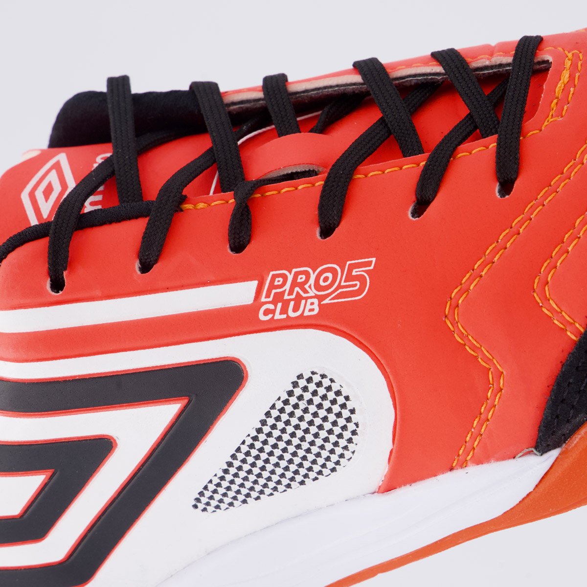 Chuteira Umbro Pro 5 Bump Club Futsal Coral Vermelho 7