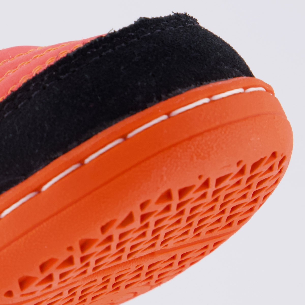 Chuteira Umbro Pro 5 Bump Club Futsal Coral Vermelho 8