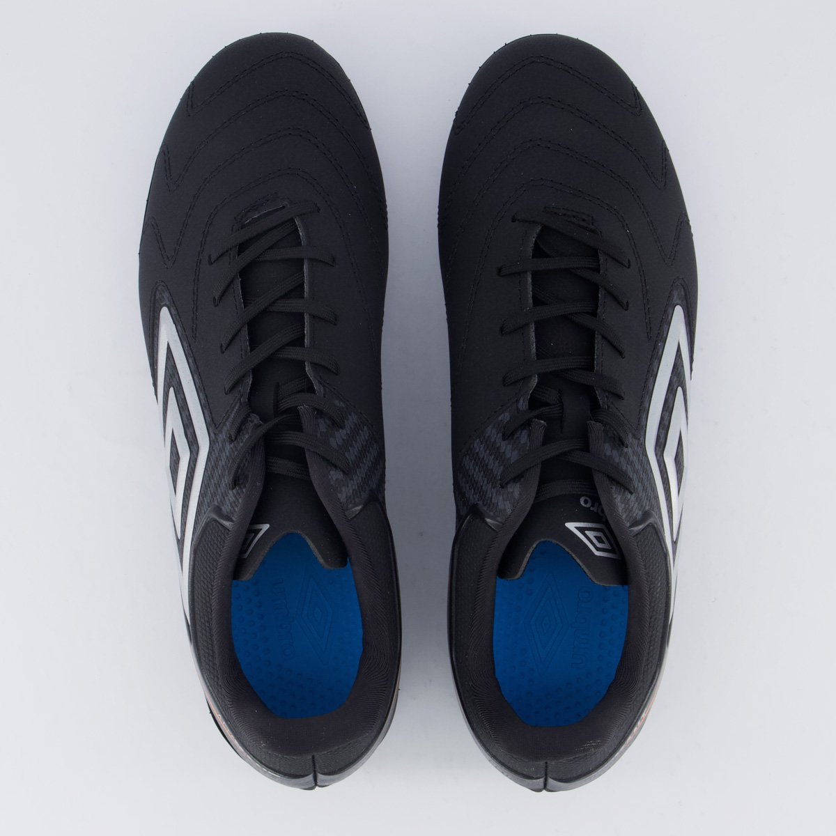 Chuteira Umbro Adamant Master Class Club Campo Preta e Prata Preto 4