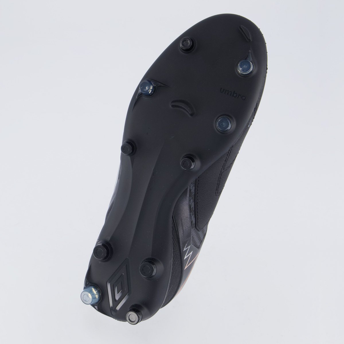 Chuteira Umbro Adamant Master Class Club Campo Preta e Prata Preto 5