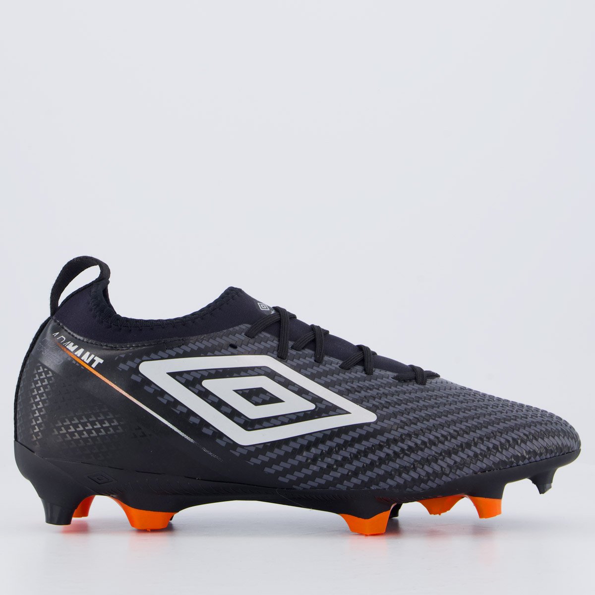 Chuteira Umbro Adamant Top Speed Club Campo Preta e Prata