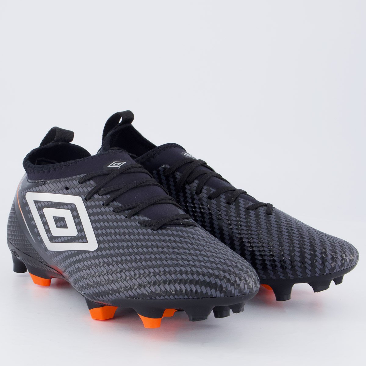 Chuteira Umbro Adamant Top Speed Club Campo Preta e Prata Preto 2