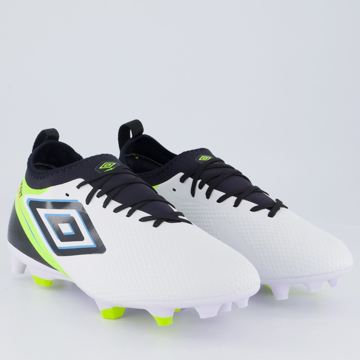 Chuteira Umbro Adamant Top Speed Club Campo Branca e Verde Branco 2