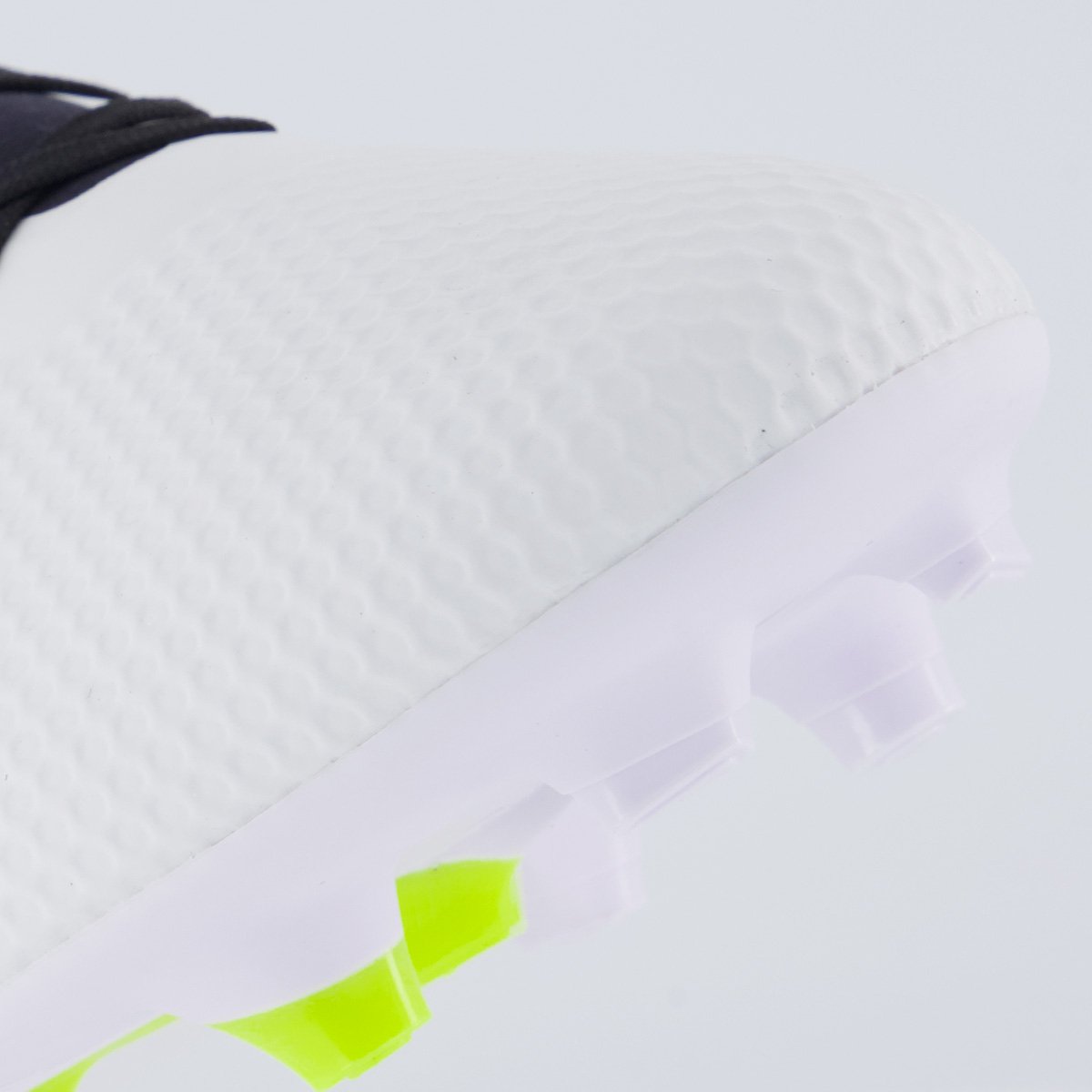 Chuteira Umbro Adamant Top Speed Club Campo Branca e Verde Branco 8