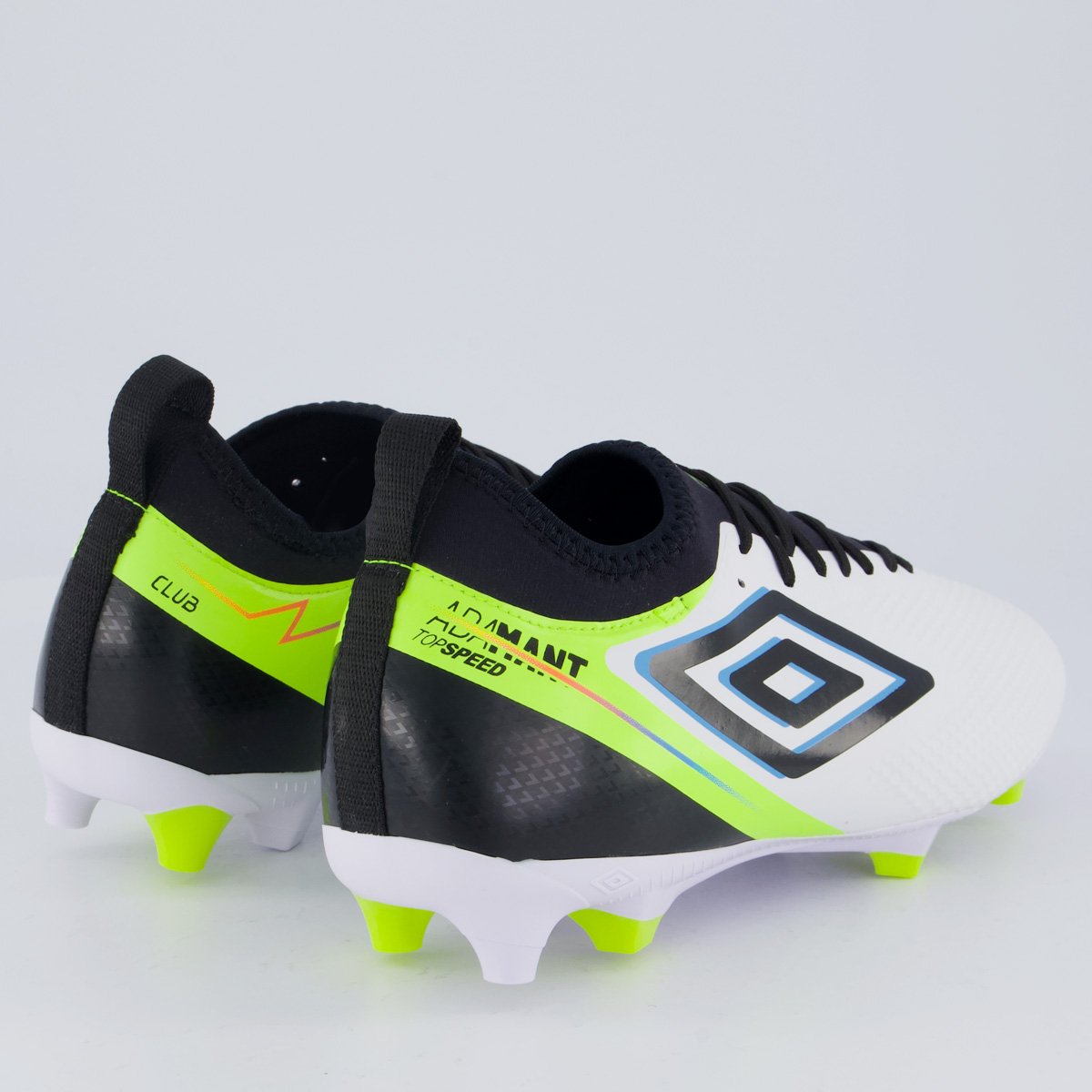 Chuteira Umbro Adamant Top Speed Club Campo Branca e Verde Branco
