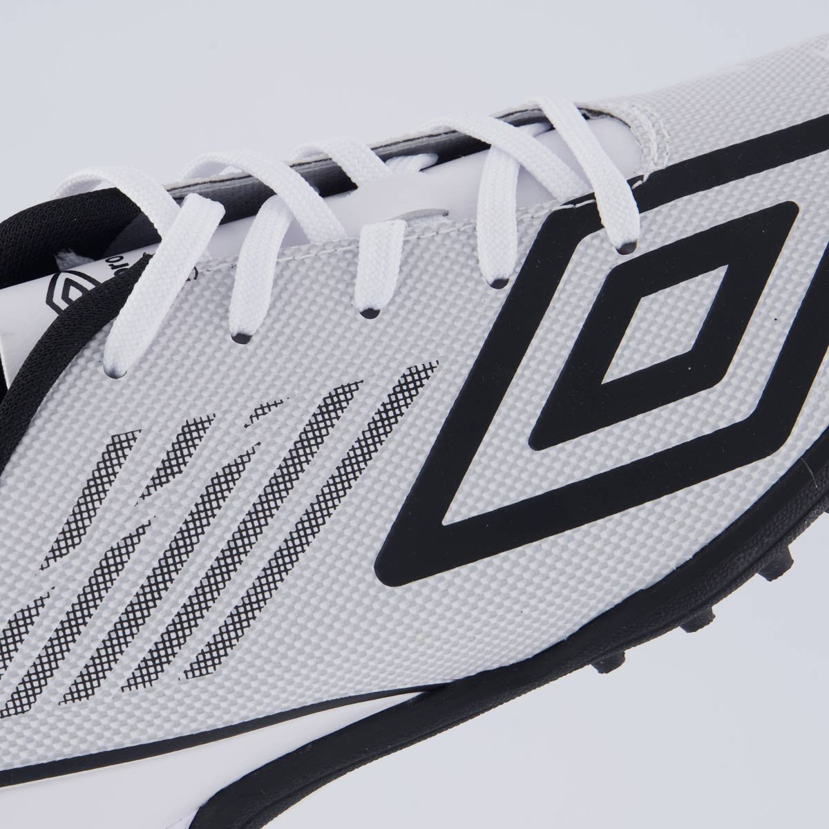 Chuteira Umbro Velocita Décimo Club Society Cinza Claro Branco/Cinza 7