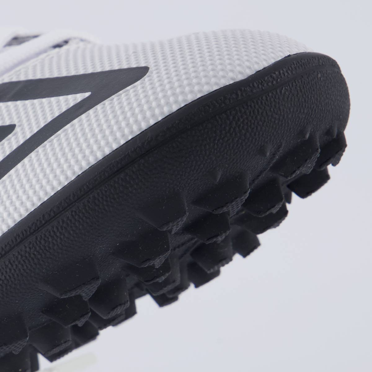 Chuteira Umbro Velocita Décimo Club Society Cinza Claro Branco/Cinza 8