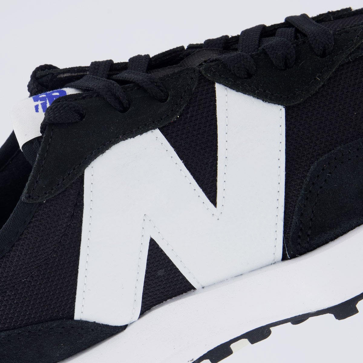 Tênis New Balance 327 V1 Preto e Branco Preto 7