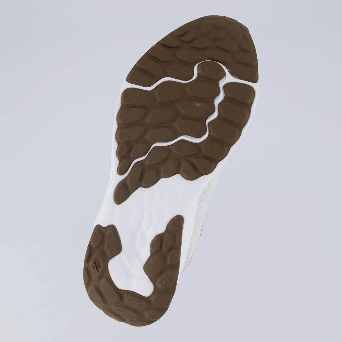 Tênis New Balance Fresh Foam Arishi V4 Cinza e Marrom Bege 5