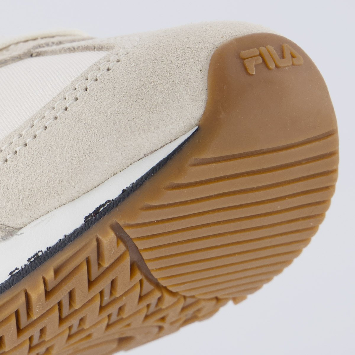 Tênis Fila 70 Trainer Feminino Bege e Preto Bege 8