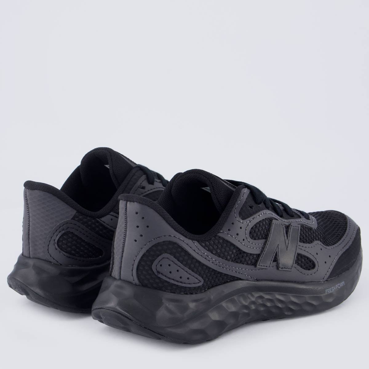 Tênis New Balance Fresh Foam Arishi V4 Feminino Preto e Cinza Preto 3