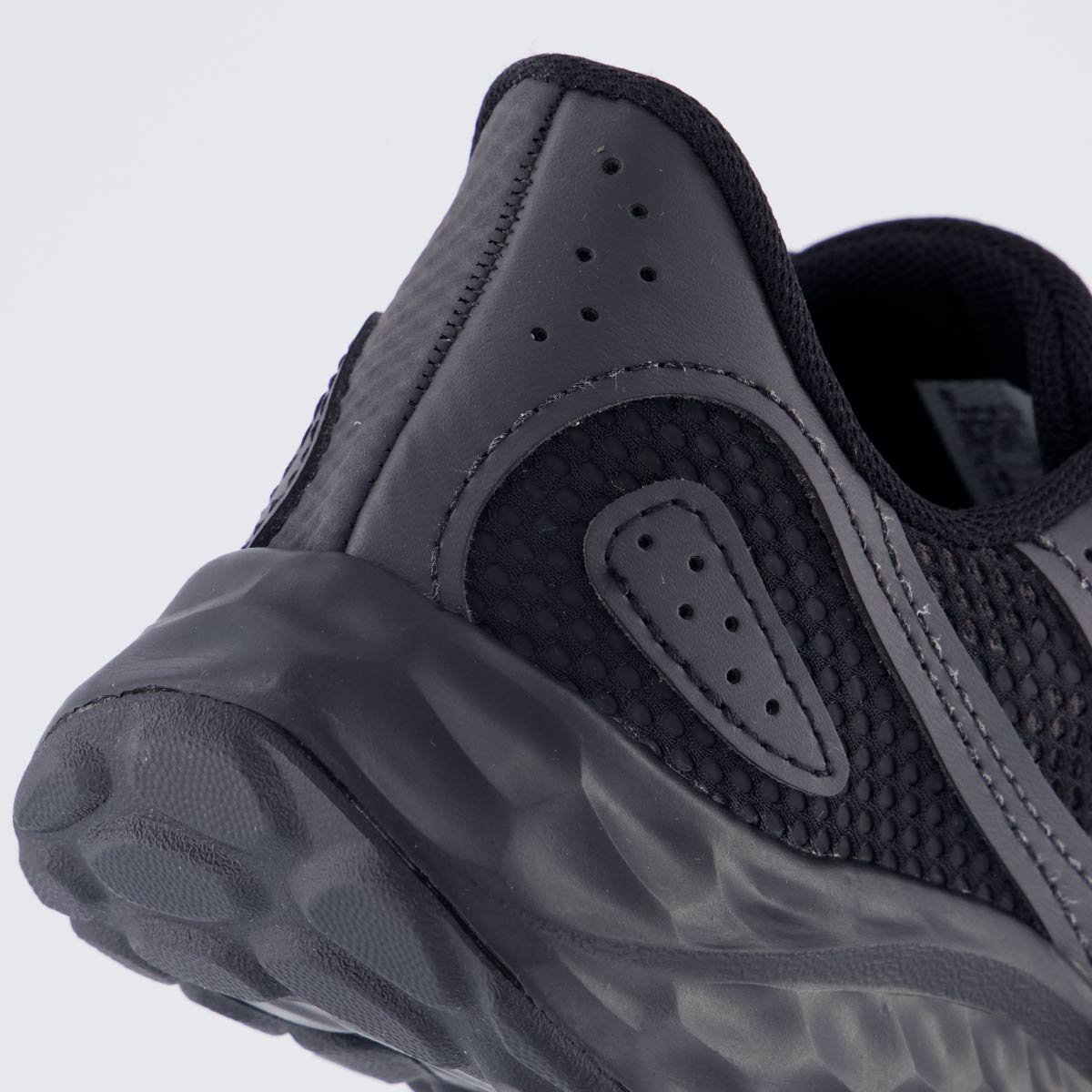 Tênis New Balance Fresh Foam Arishi V4 Feminino Preto e Cinza Preto 6