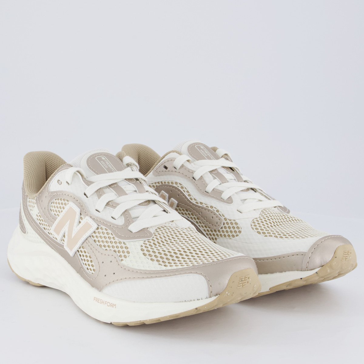 Tênis New Balance Fresh Foam Arishi V4 Feminino Bege e Branco Bege 2