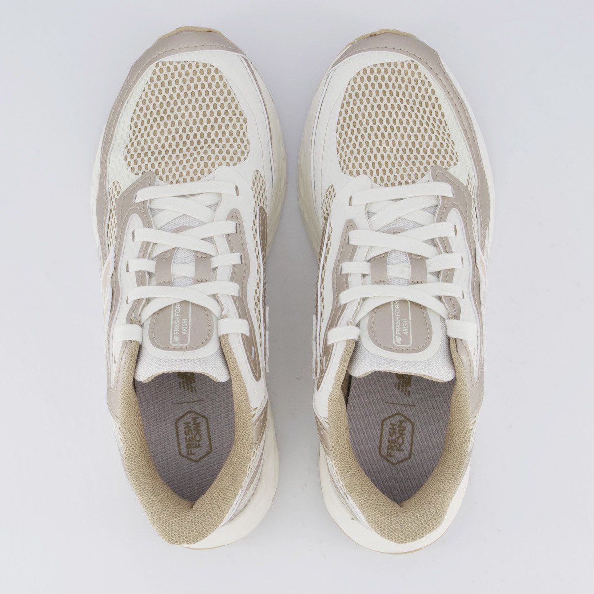 Tênis New Balance Fresh Foam Arishi V4 Feminino Bege e Branco Bege 4
