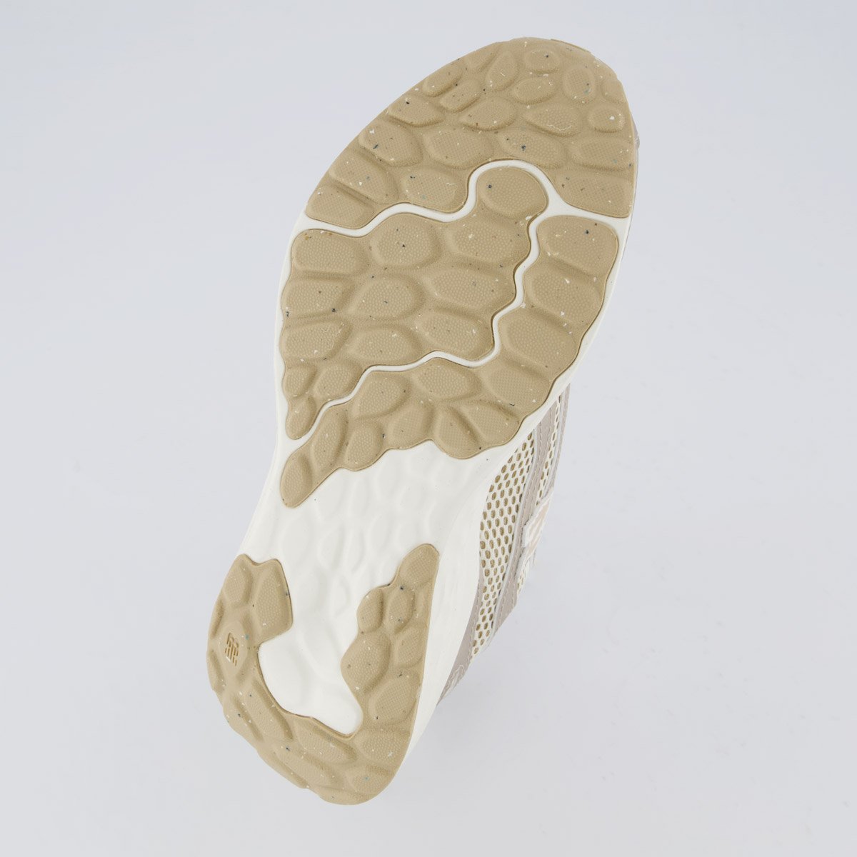 Tênis New Balance Fresh Foam Arishi V4 Feminino Bege e Branco Bege 5