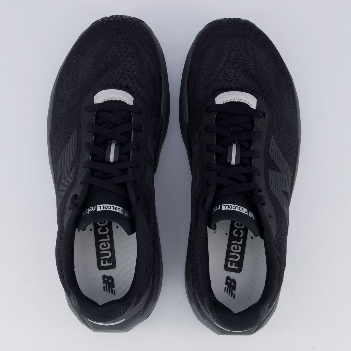 Tênis New Balance Fuelcell Rebel V5 Preto e Grafite Preto