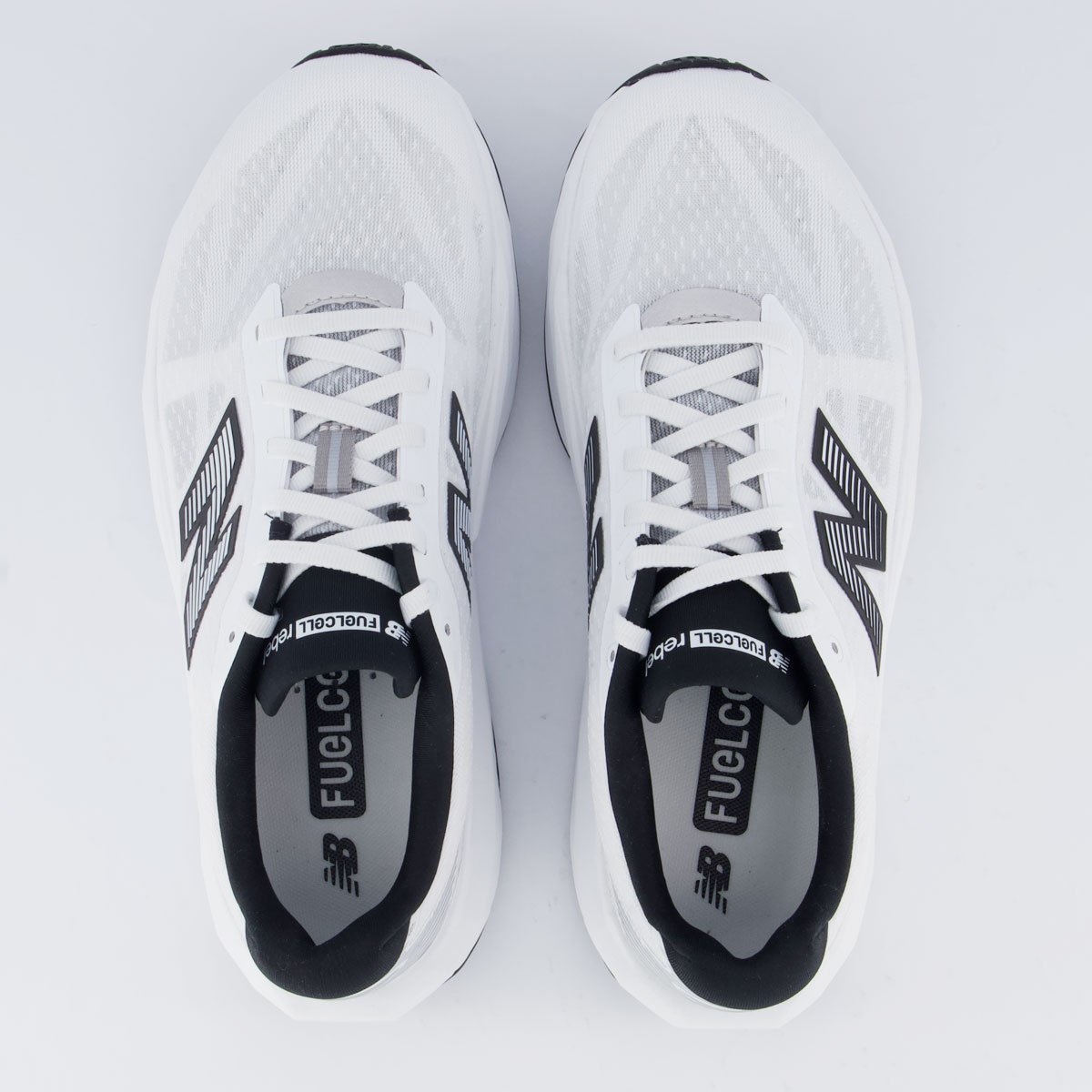 Tênis New Balance Fuelcell Rebel V5 Branco e Preto Branco 4