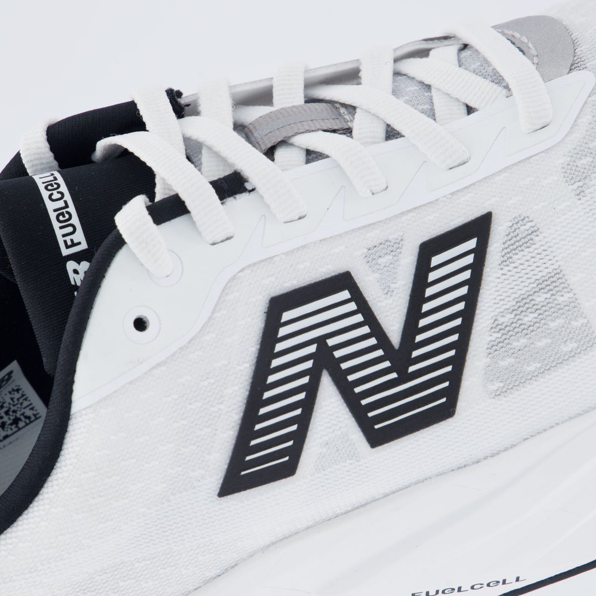 Tênis New Balance Fuelcell Rebel V5 Branco e Preto Branco 7