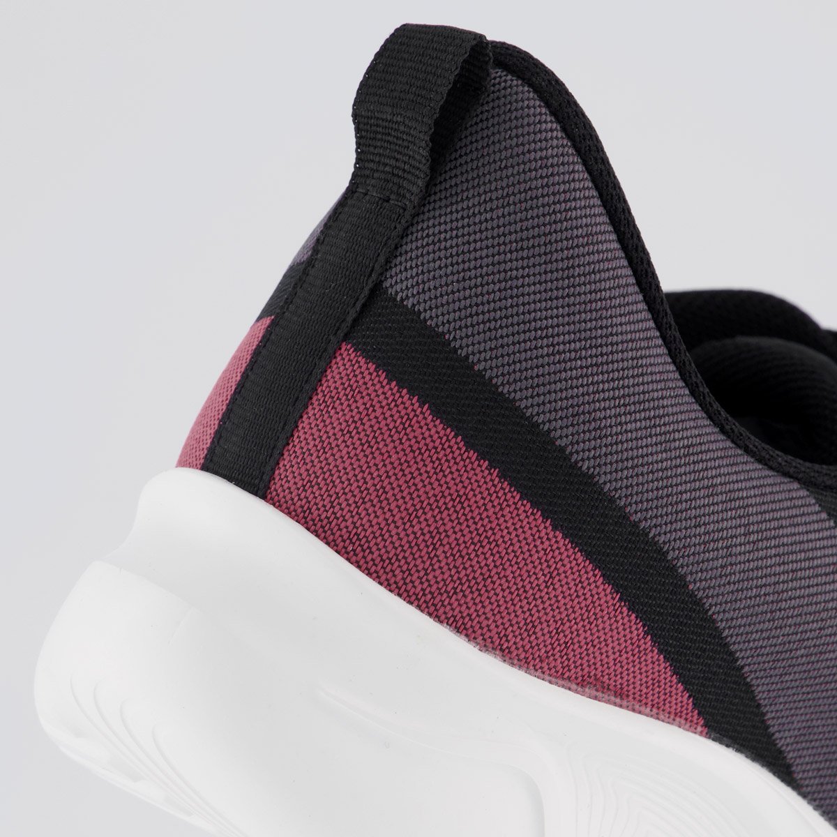 Tênis Fila Vector Feminino Preto e Grafite Preto 6