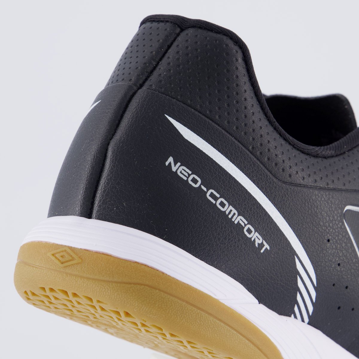Chuteira Umbro Neo-Comfort Futsal Preta e Prata Preto 6