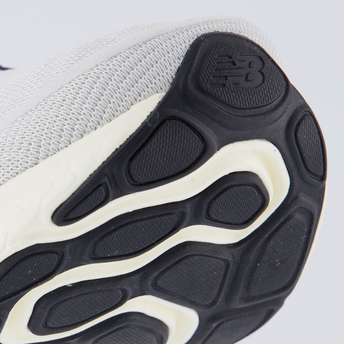 Tênis New Balance Fresh Foam X Kaiha Road Cinza e Branco Cinza 8