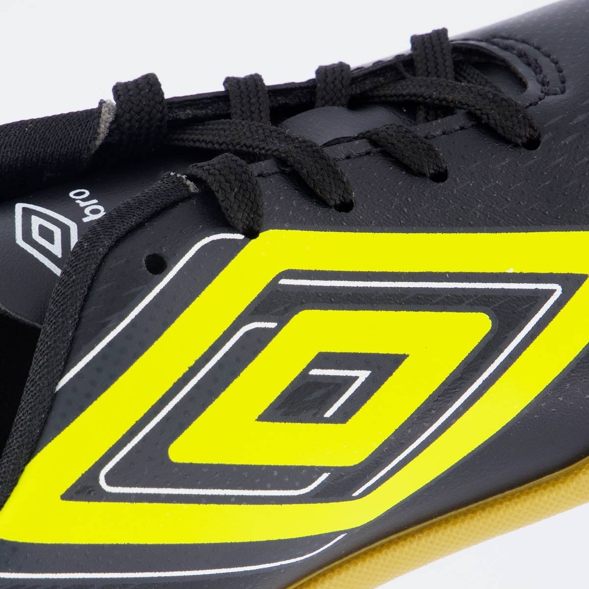 Chuteira Umbro Fast II Juvenil Futsal Preta e Amarelo Preto 7